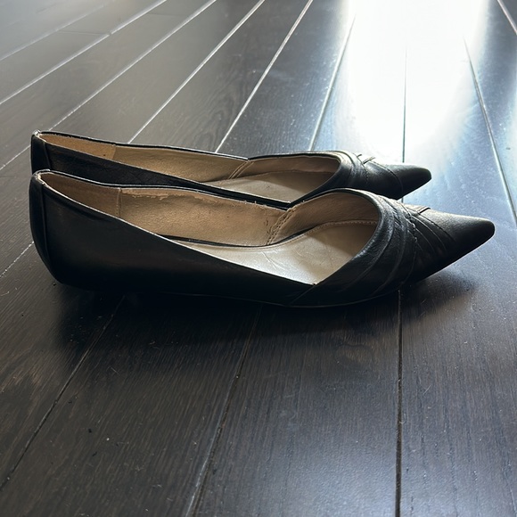 Also Flats - Picture 2 of 4